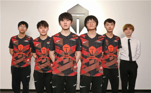 队和进攻体 队和进攻体